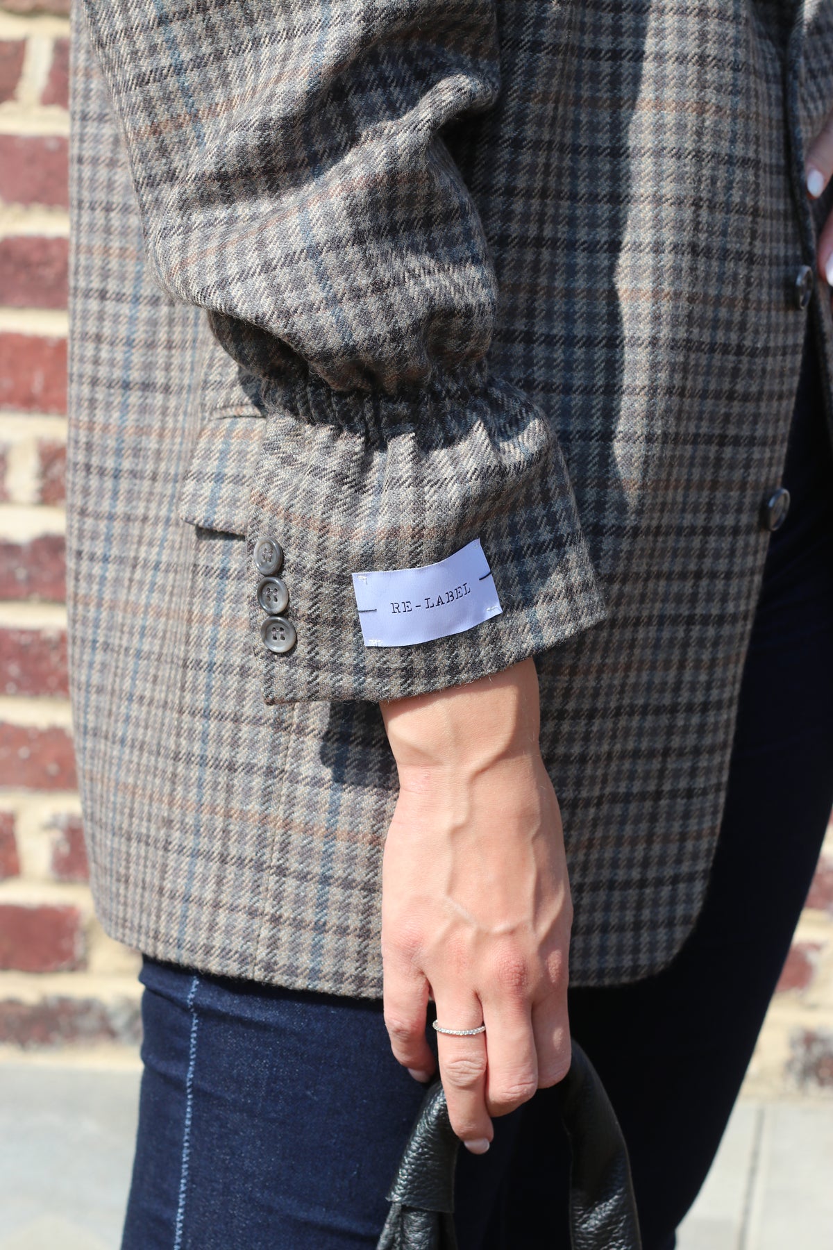 Brown/grey checkered blazer with elastic sleeves