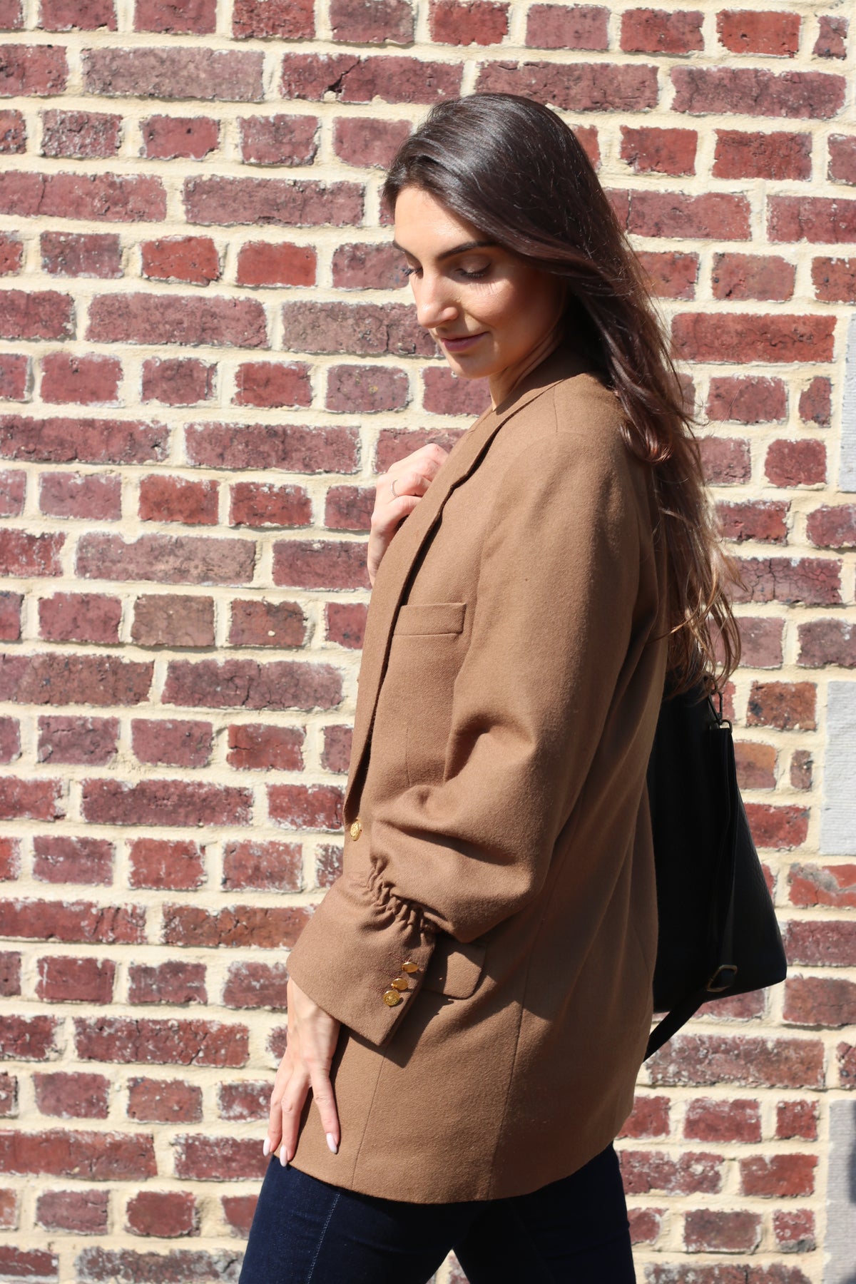 Brown blazer with elastic sleeves