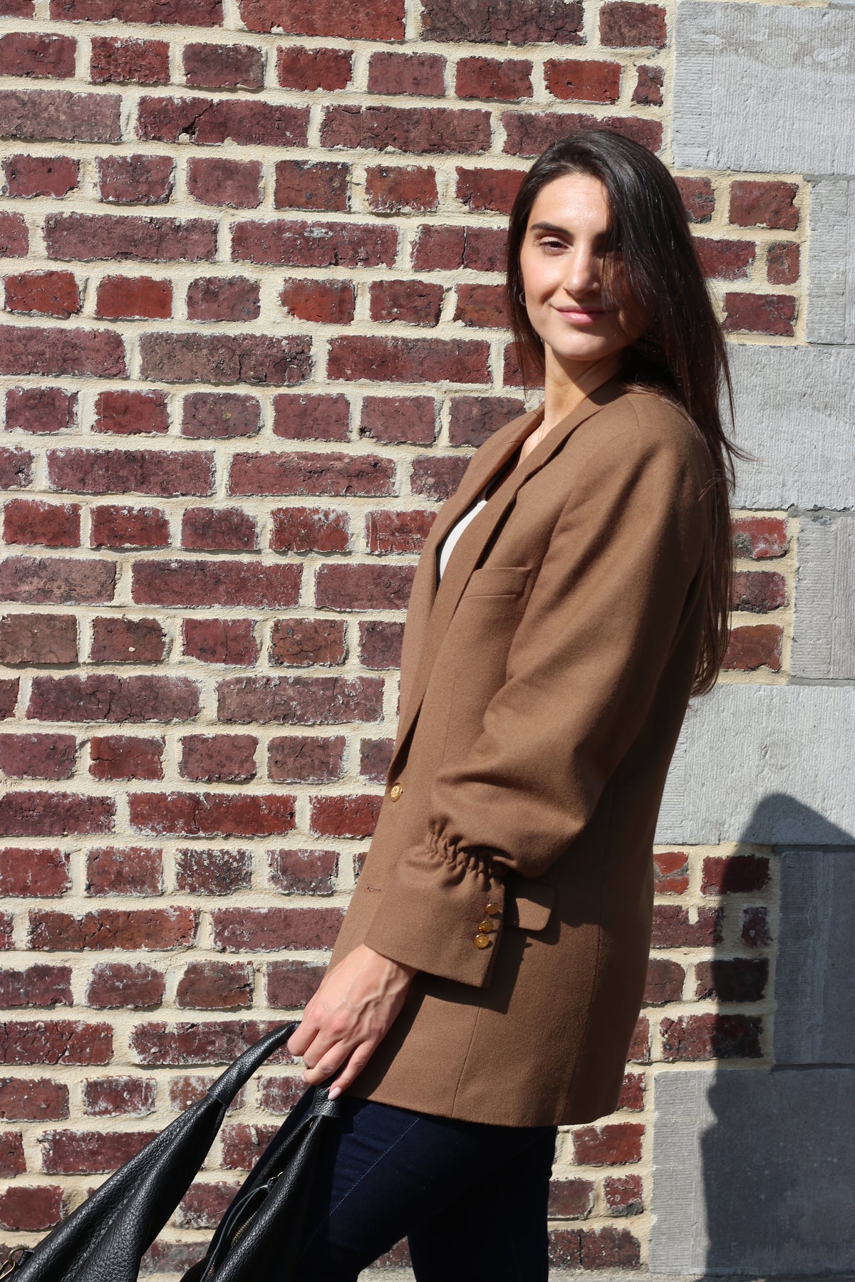 Brown blazer with elastic sleeves