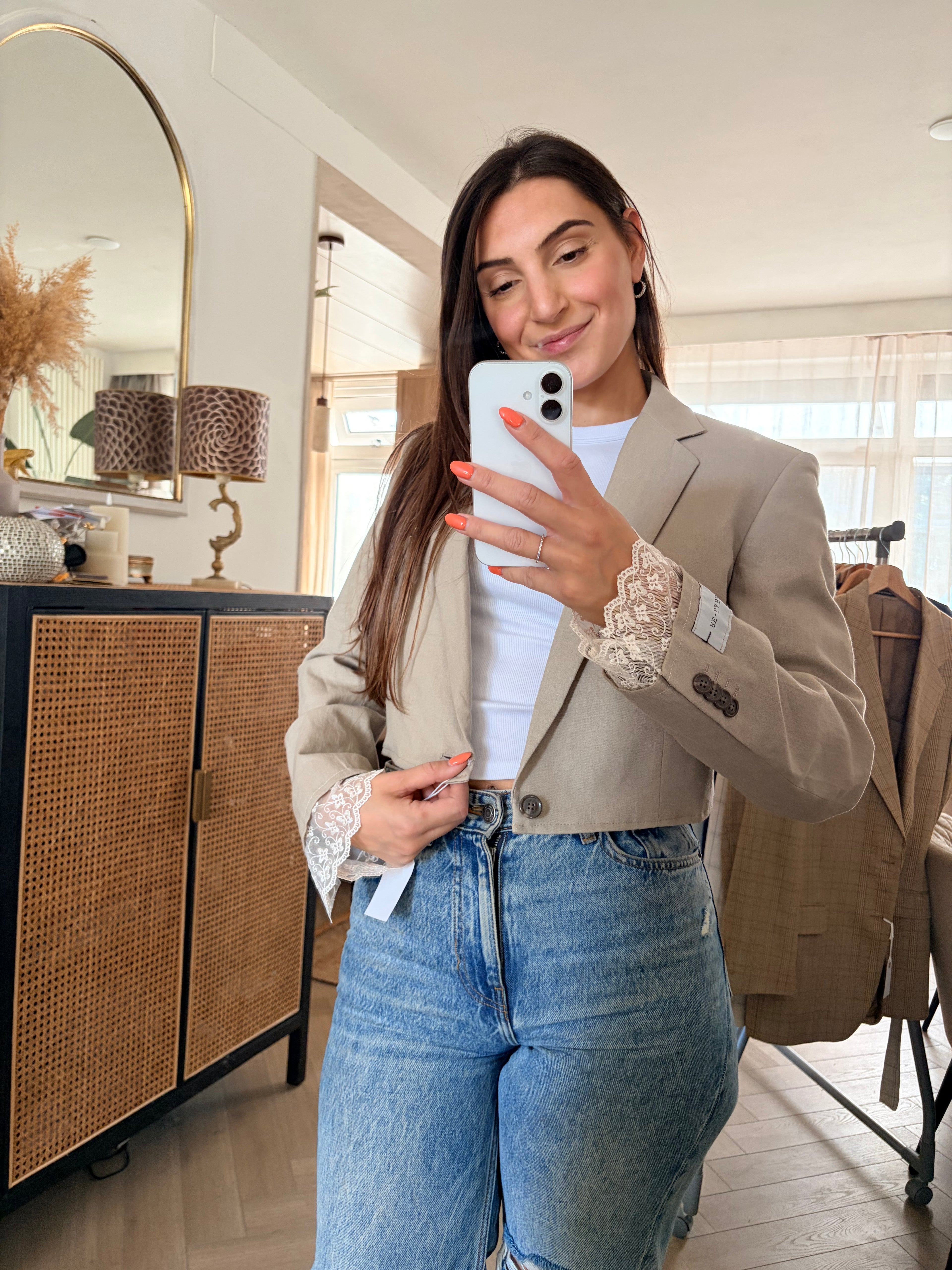 Cropped beige blazer with lace